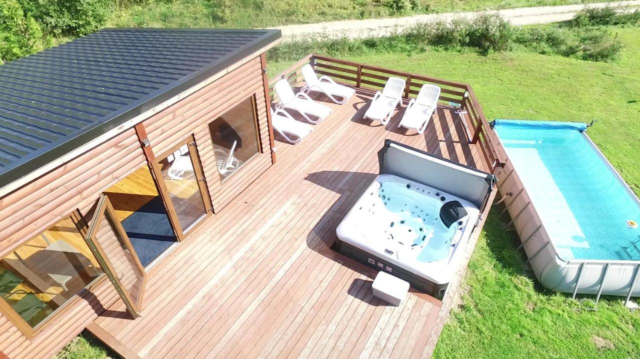 Mana Village - Jacuzzi & Sauna Barlomino Exterior photo